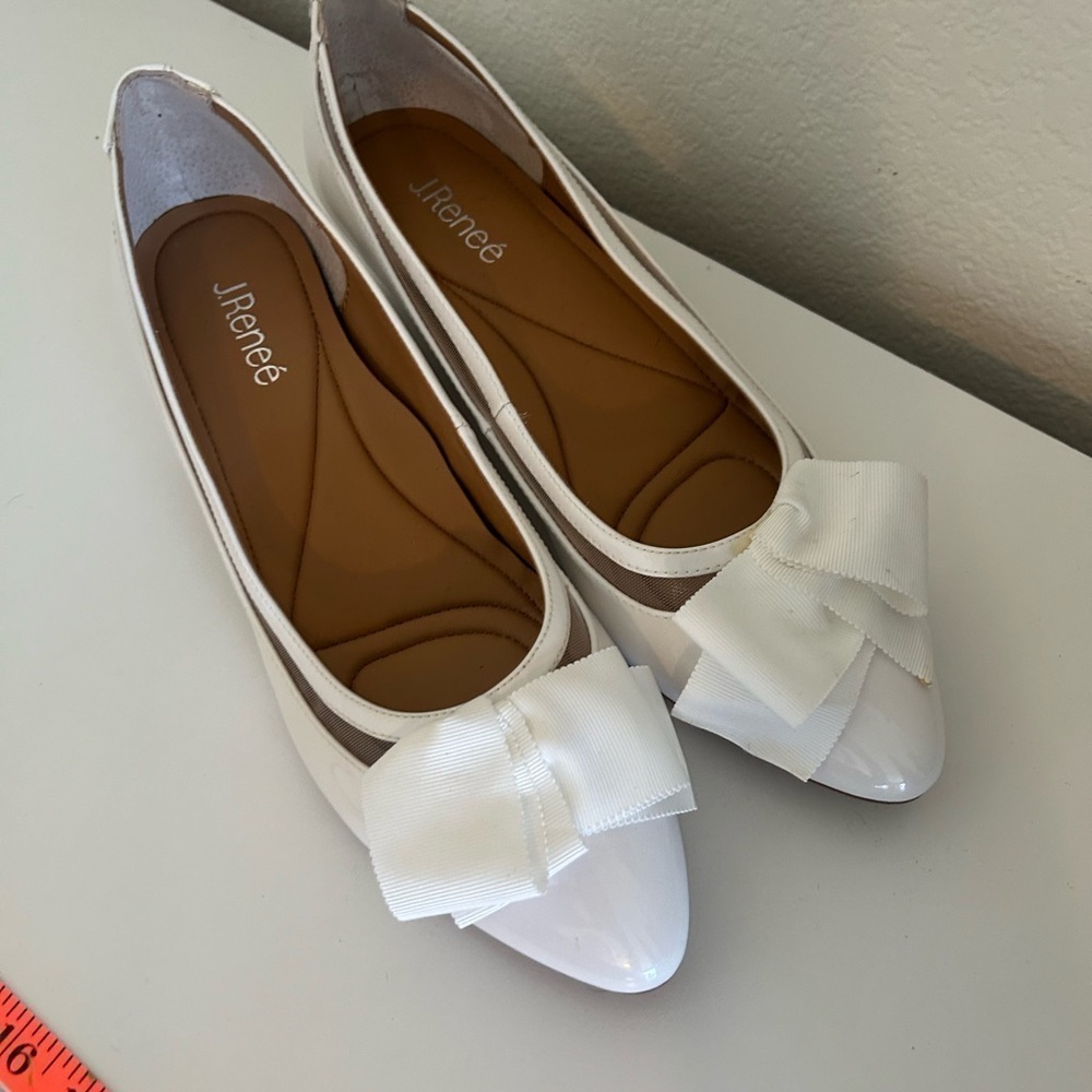 J. Reneé TAROONA Ehite Dress Shie Size 11 NWOT